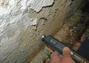 Kellerwandkorrosion durch aufsteigende Feuchte